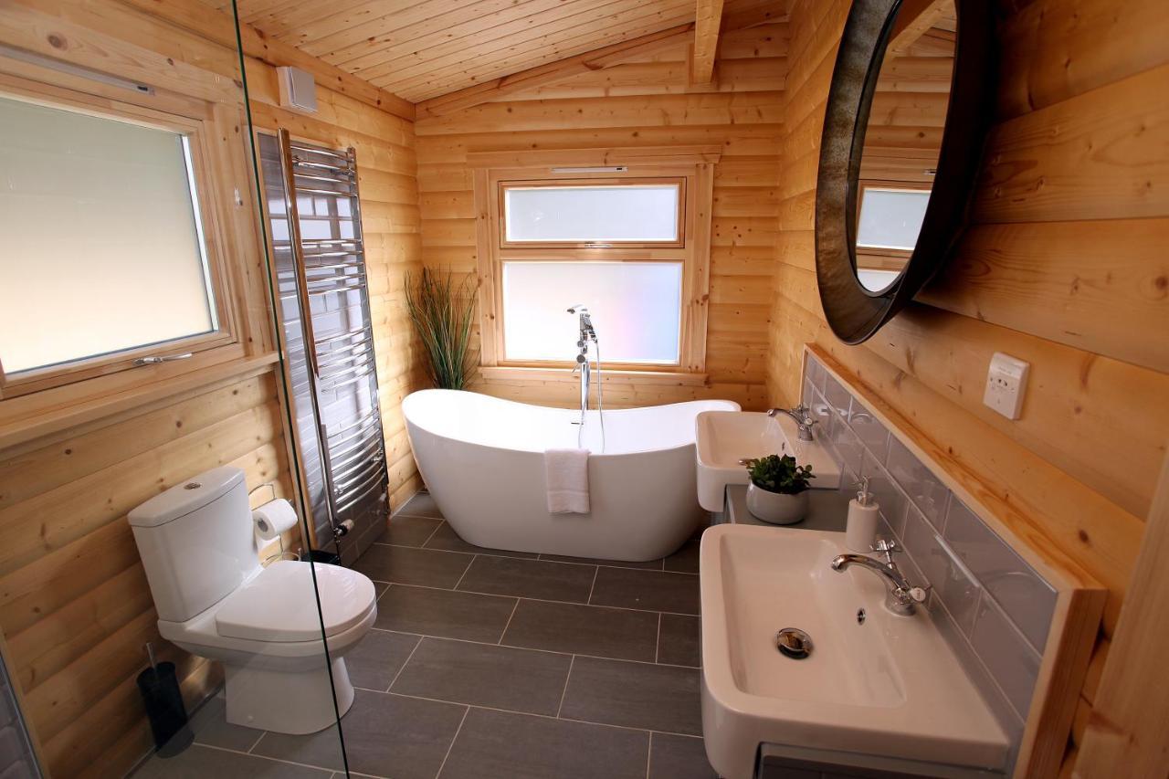 Cambridgeshire Lakes - Luxury Lodges In A Stunning Lake Location Gamlingay Luaran gambar