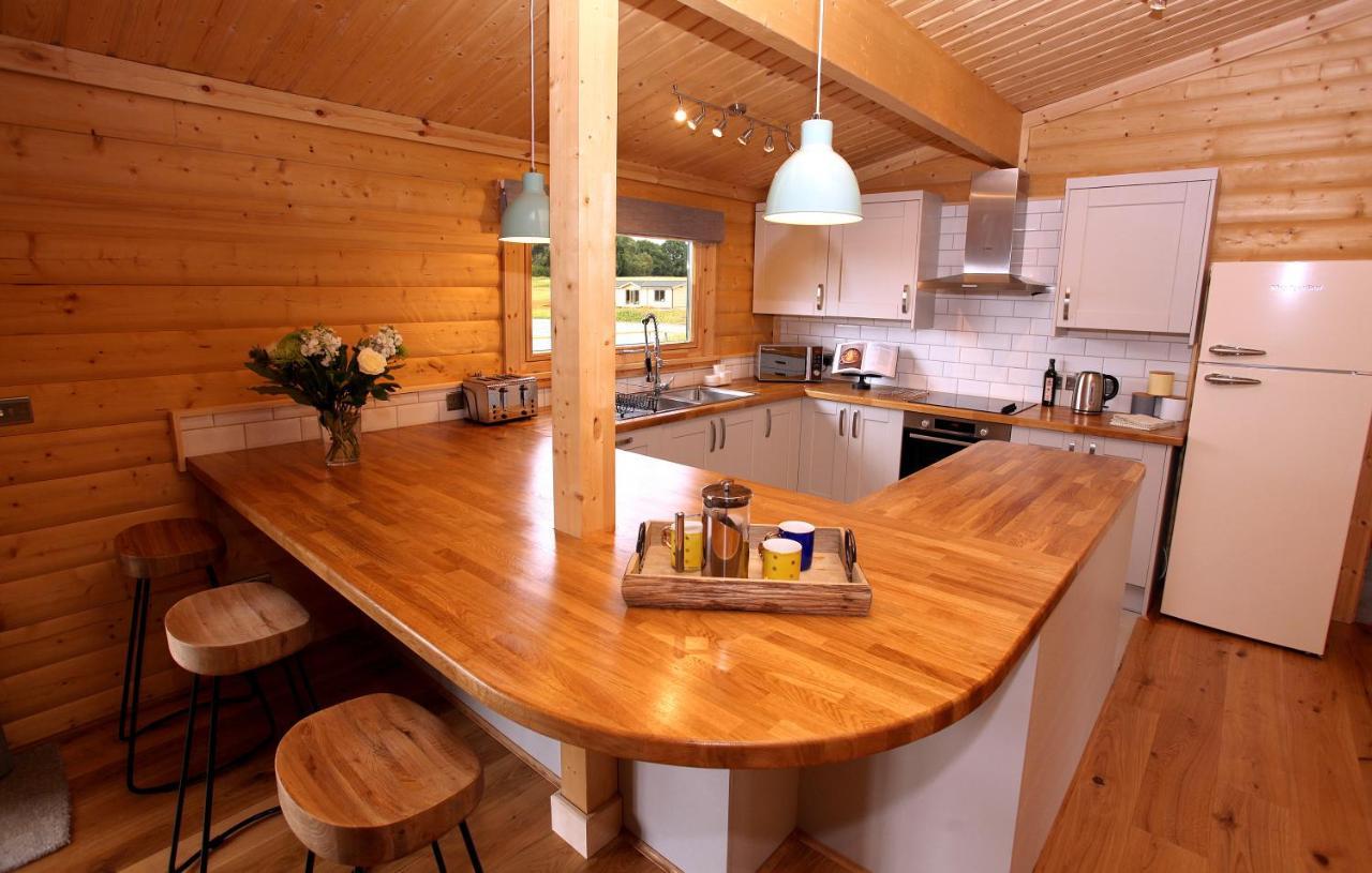 Cambridgeshire Lakes - Luxury Lodges In A Stunning Lake Location Gamlingay Luaran gambar