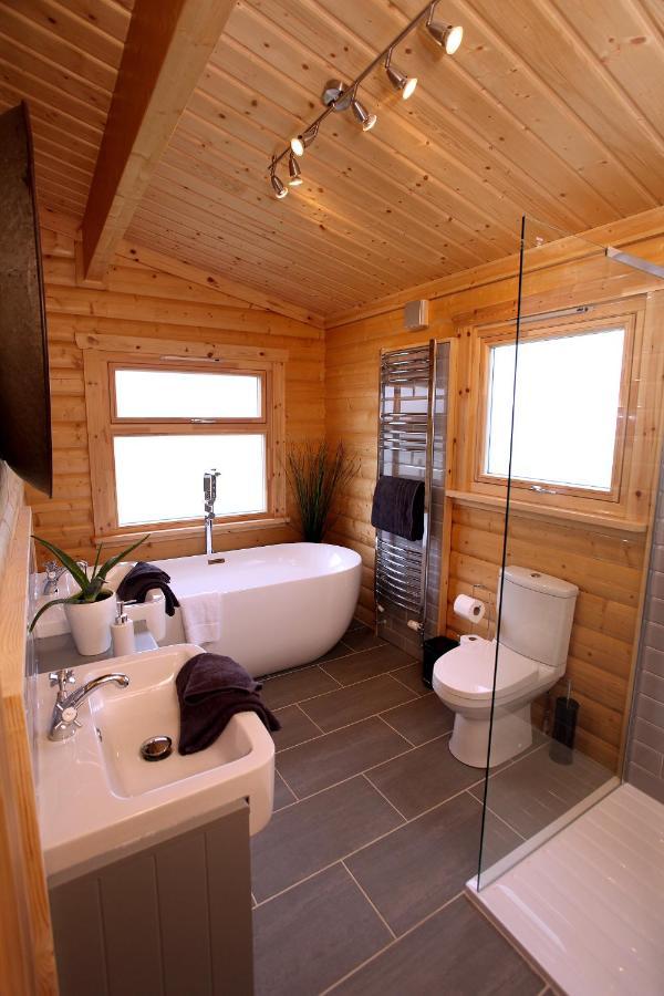 Cambridgeshire Lakes - Luxury Lodges In A Stunning Lake Location Gamlingay Luaran gambar